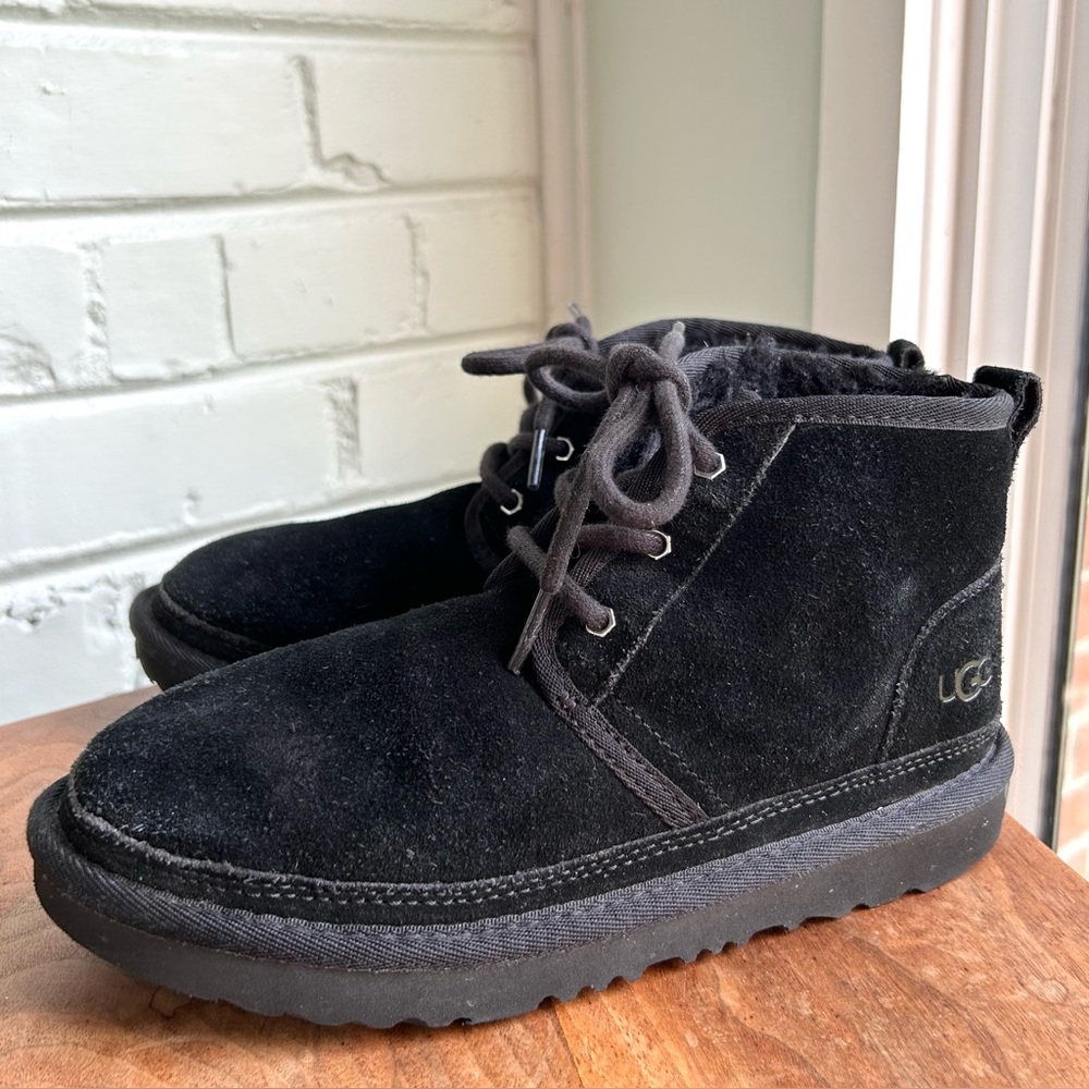 UGG Little Kid Neumel II Chukka Boot Black 3 Unisex
